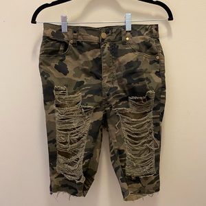 Camo Capri’s Pants